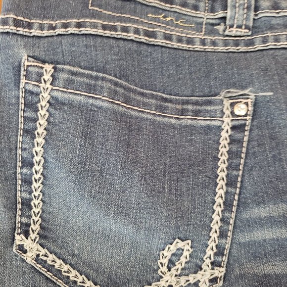 INC Petite denim Bermuda Shorts! - Picture 7 of 8